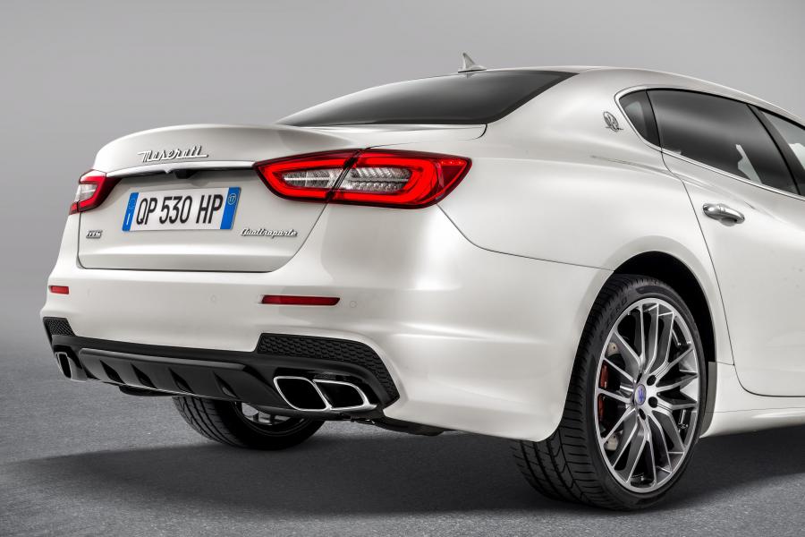 Детали экстерьера Maserati Quattroporte GTS GranSport 2016 года  (фото 9 из 46)